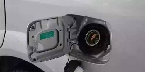 轿车机油箱多少钱一个