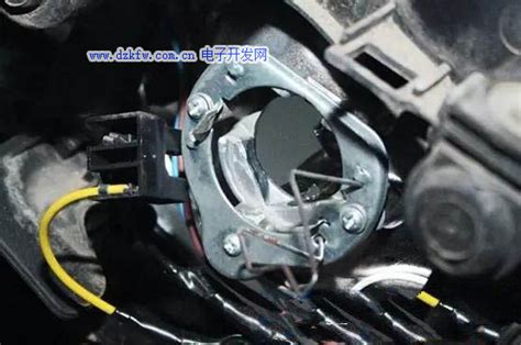 大众汽车大灯开关怎么拆