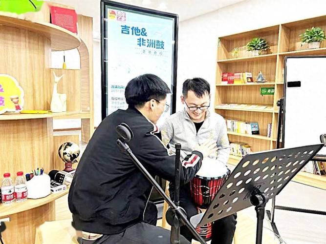 京城夜校风潮年轻人下班后的新才艺探索