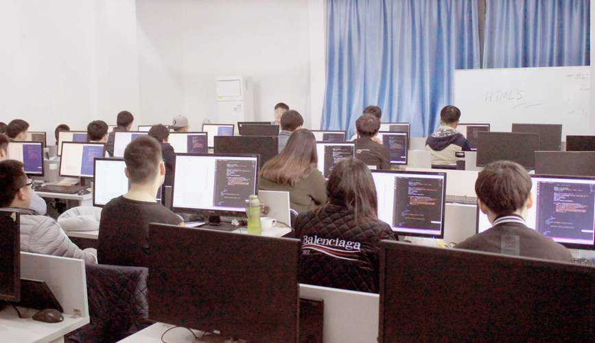 选择嵌入式软件培训机构的关键因素