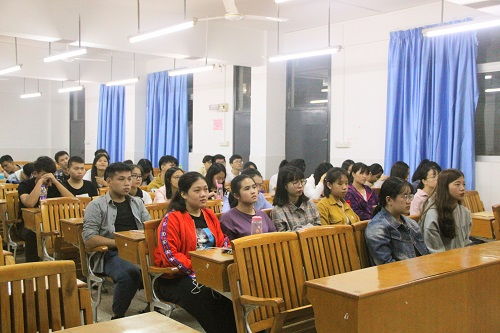多地高校开展学风建设大学生上课坐哪有必要管吗