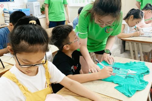 上海：爱心暑托班助力缓解家长带娃难