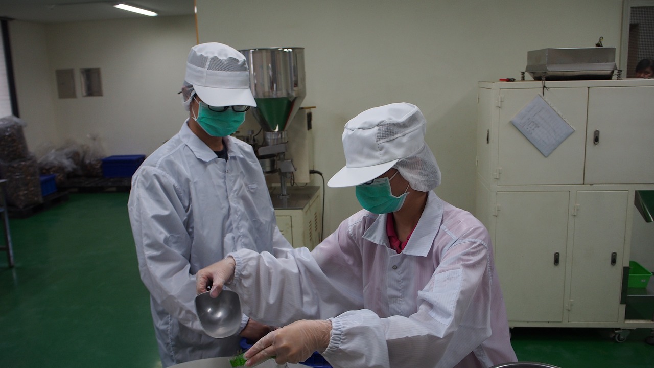 孕妇饮用酸奶惊现疑似鲜血，食品安全警钟再响