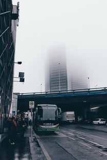 驾驭城市脉动，探索九江汽车站的繁华与便利